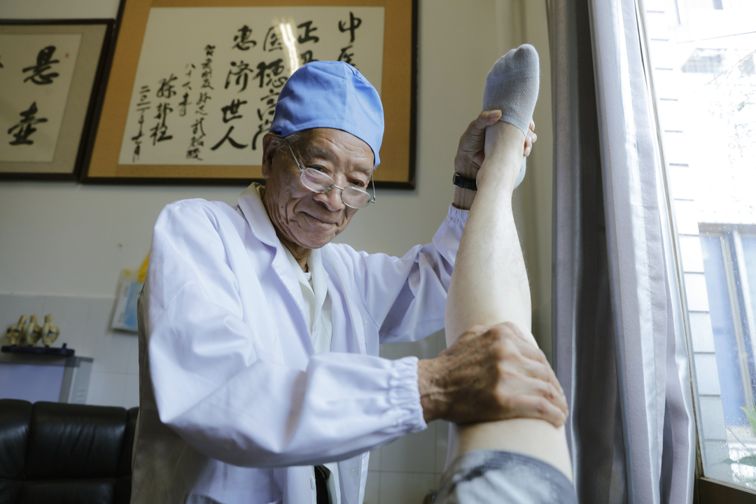 通讯员 刘丹 实习生 刘杰)今日,已在icu重症病房躺了一天的孙达武