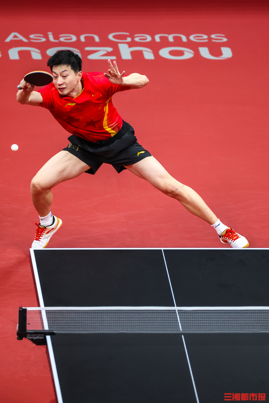 犇向亚运·图集|赢了!中国队夺得乒乓球男子团体金牌