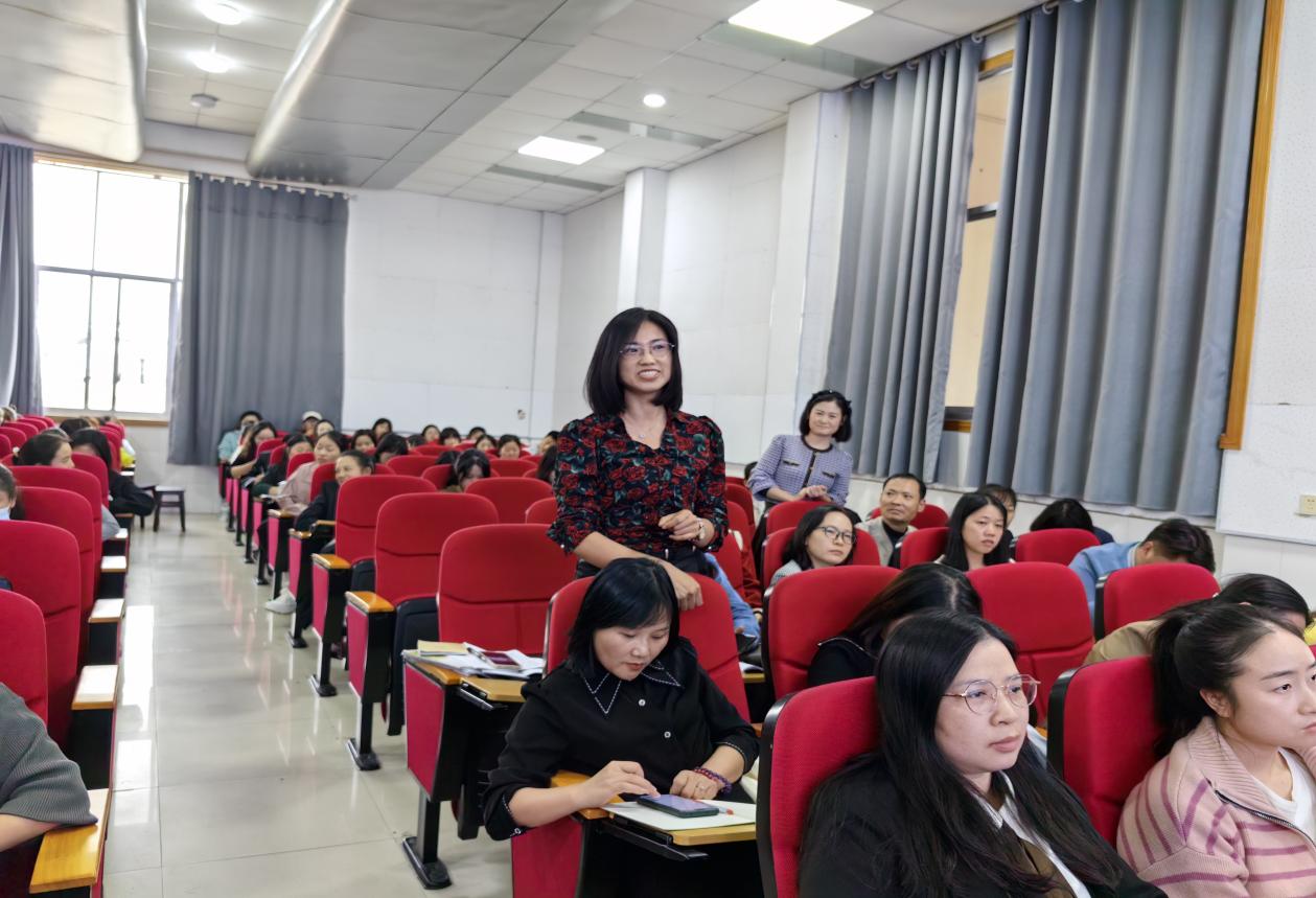 赋能"心"力量,护航"心"成长,心理健康讲座走进溆浦警予学校