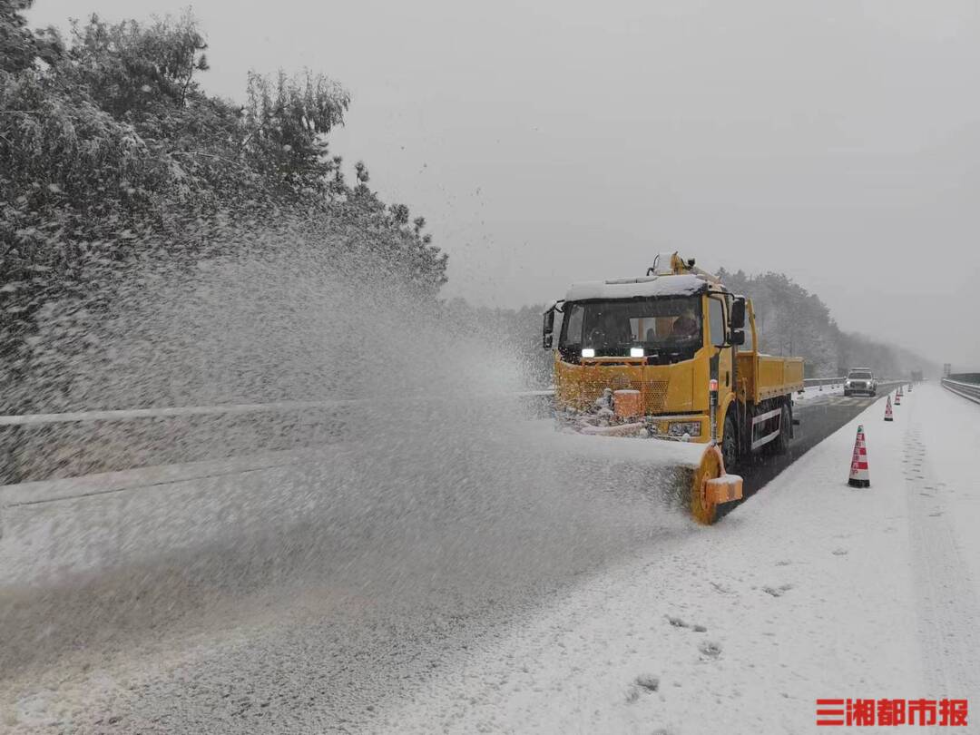 破冰之战丨三轮抗冰出动人员9451人次邵阳高速守护春运平安