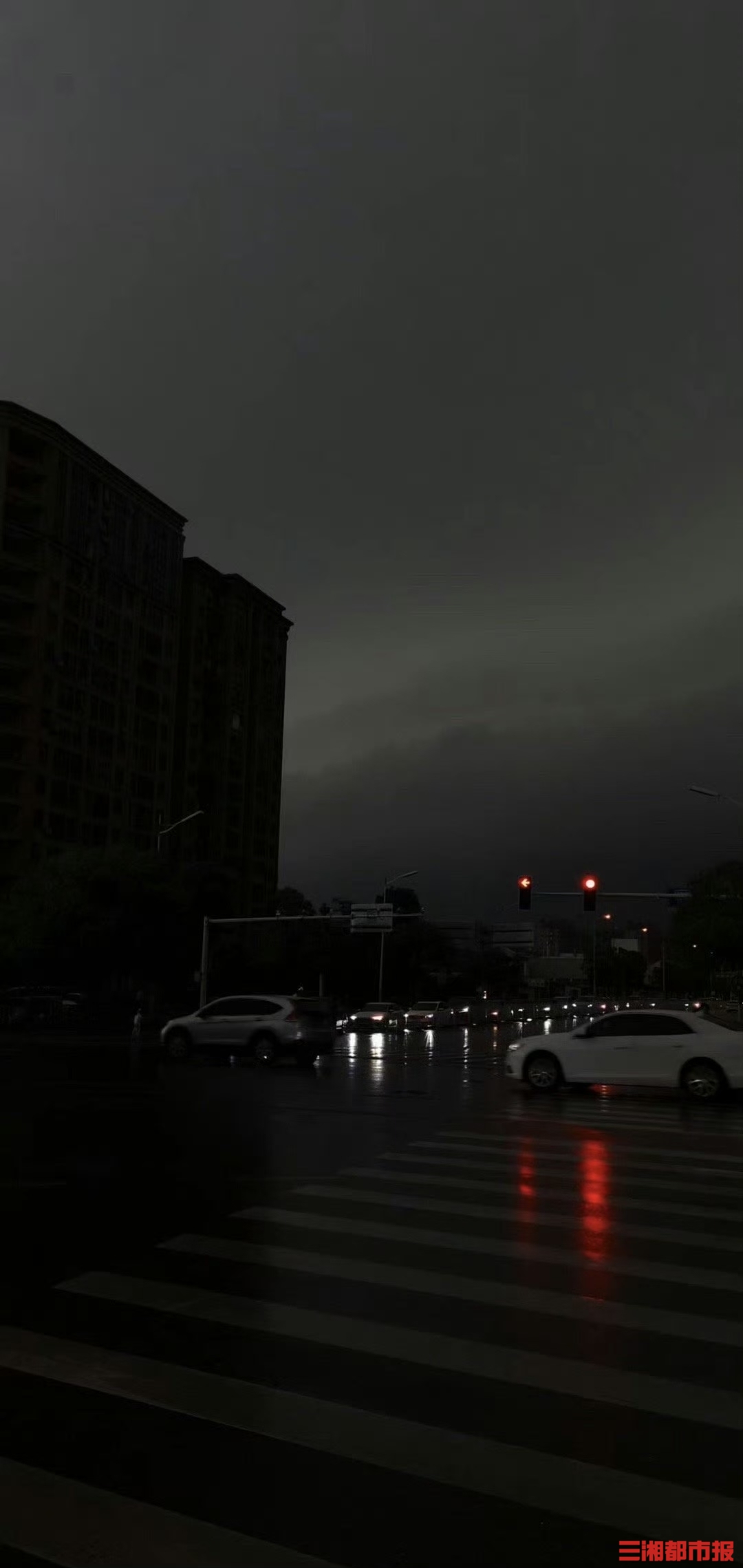 电闪雷鸣如黑夜,长沙迎大暴雨