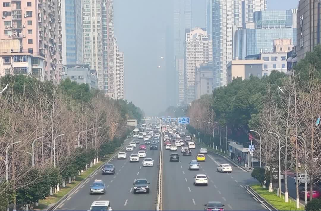 驾驶证被扣后发生交通事故，法院判决商业险无需理赔