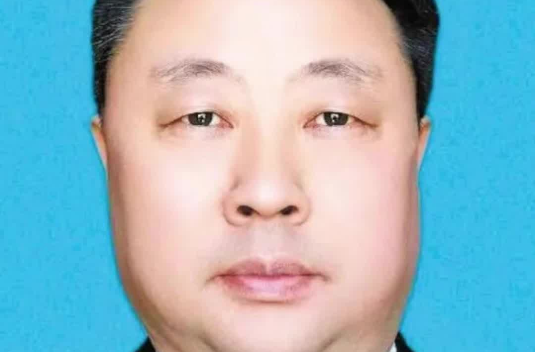 四川省内江市人大常委会原党组成员、副主任曾廷富被开除党籍和公职