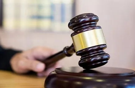 妄想通过网络赌博“发家致富” ，株洲一出纳挪用公款120万元