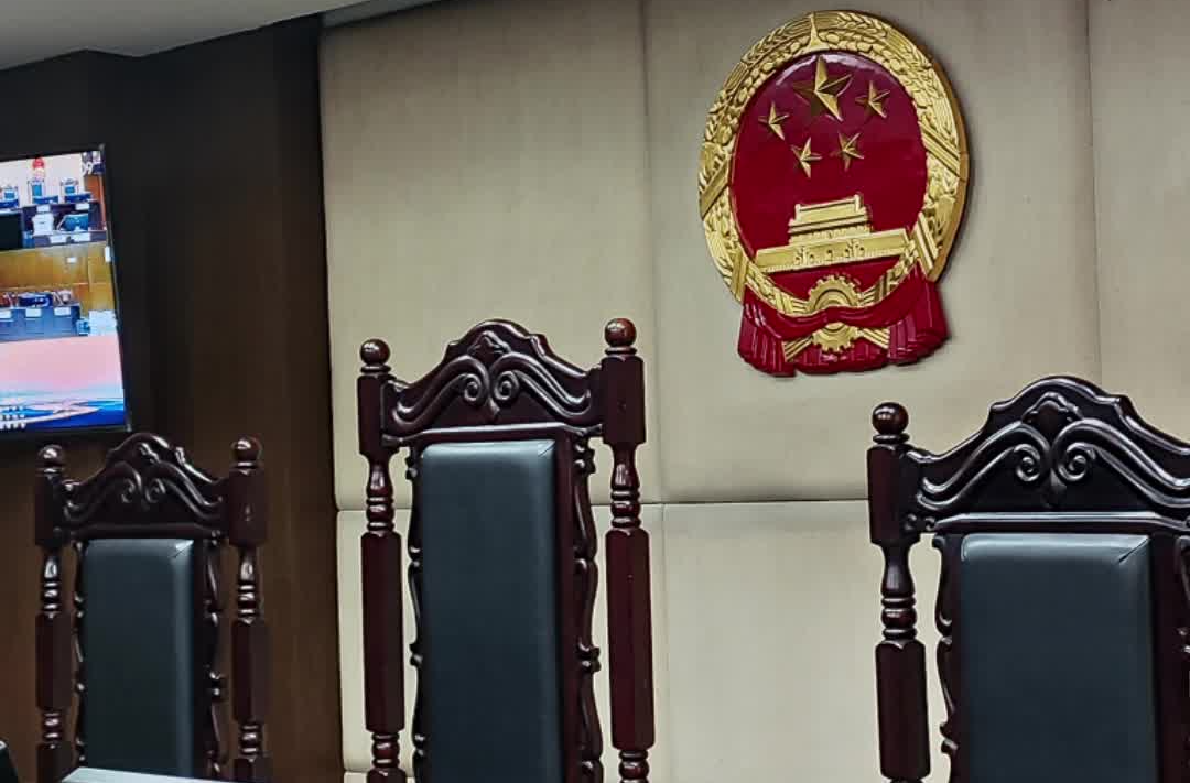 丈夫代提辞职、同事帮走流程，算不算员工主动辞职？