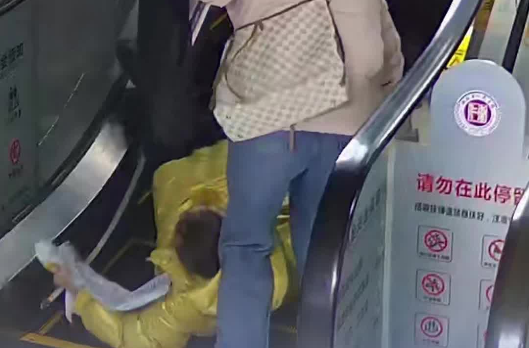 患者在医院扶梯摔伤后起诉，法院：医院不担责