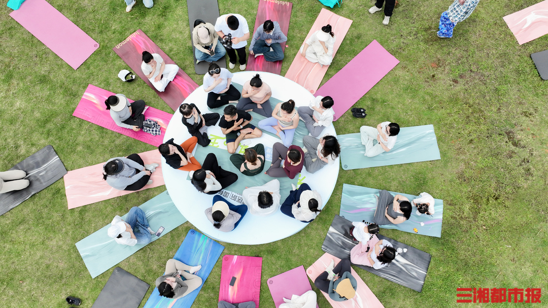 春日“孕”动正当时，百位孕妈一起“打卡”普拉提  