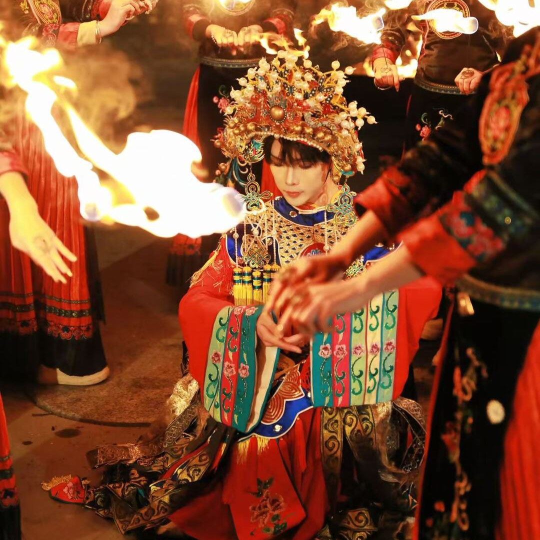 那个跳机械傩舞的少年，从课堂走进了人群