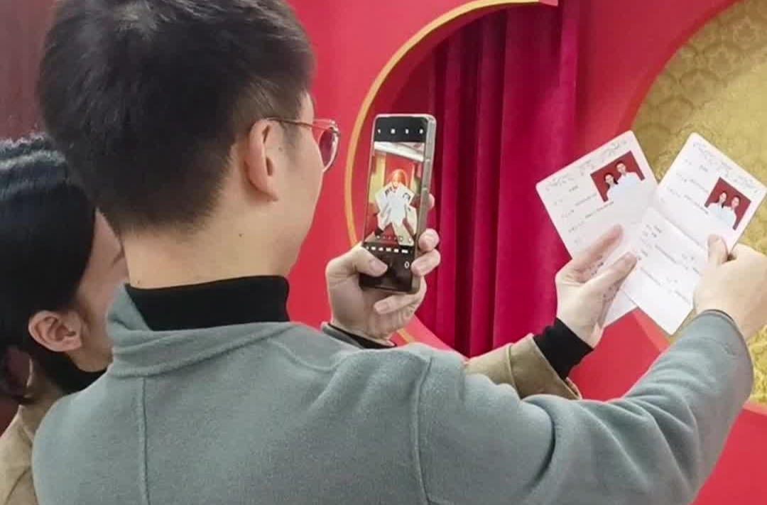 结婚和离婚都无需再出示户口本，新修订《婚姻登记条例》于5月10日正式施行