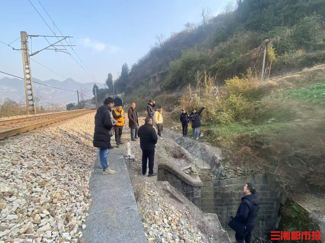 铁路部门回应：焦柳铁路6个区段将陆续安装防护栅栏