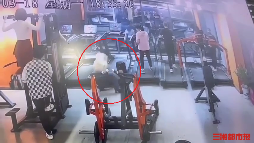 穿高跟鞋健身摔下跑步机，女子起诉健身房索赔，法院：自担八成责任