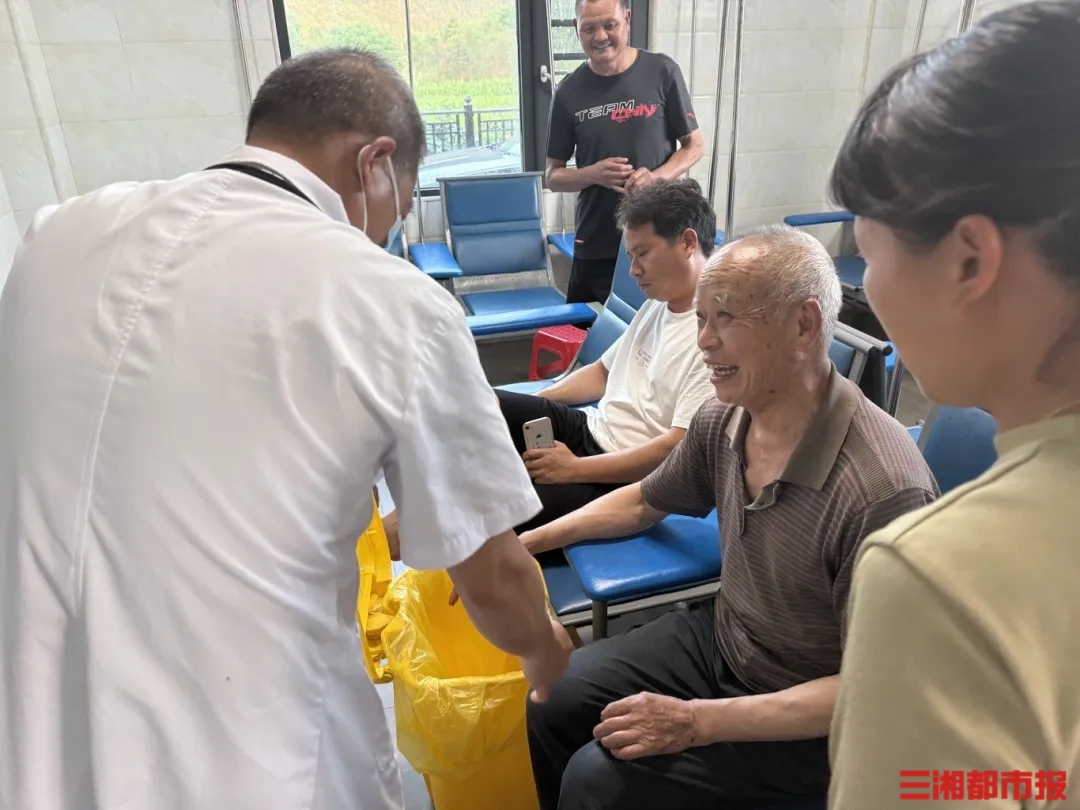 伤者五步蛇毒发倒计时，江永公安26分钟冲破64公里生死线 