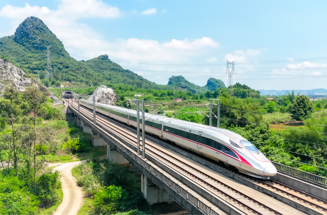 受台风“蝴蝶”影响，京广线部分列车或在长沙站折返