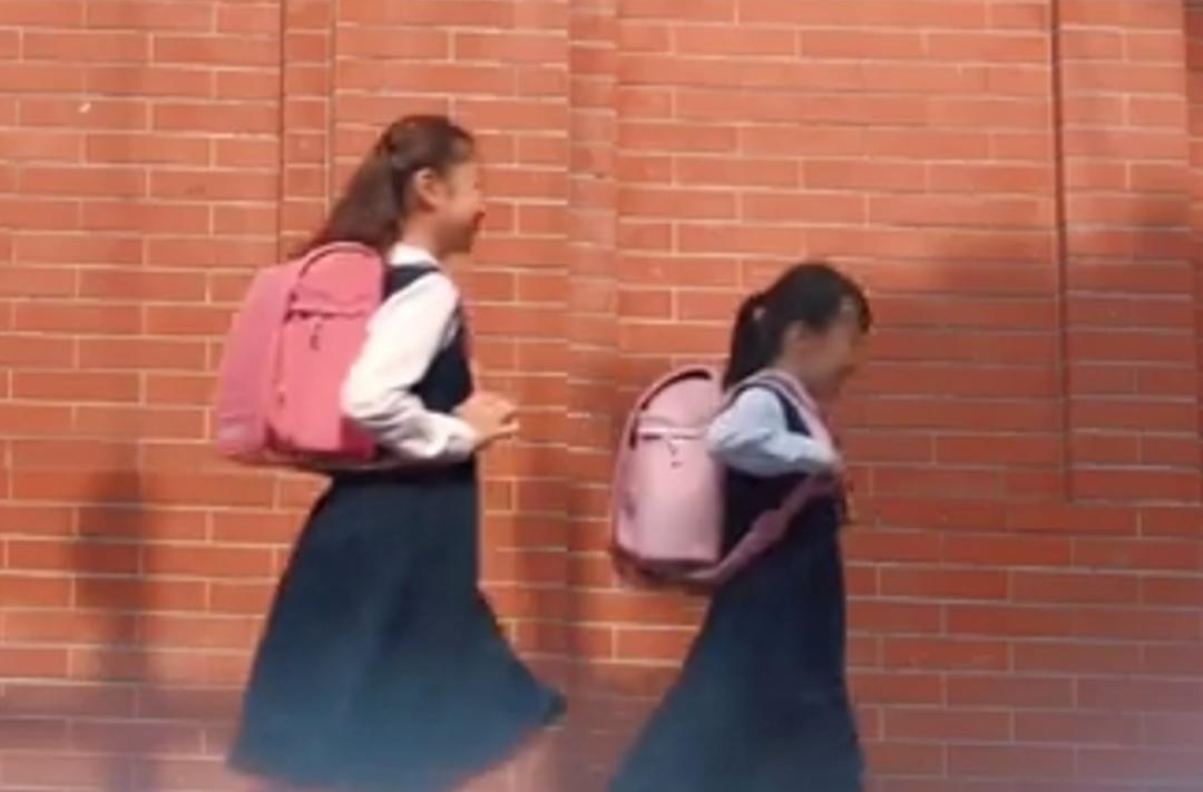 不得强制购买中小学校服，广东7月1日起施行