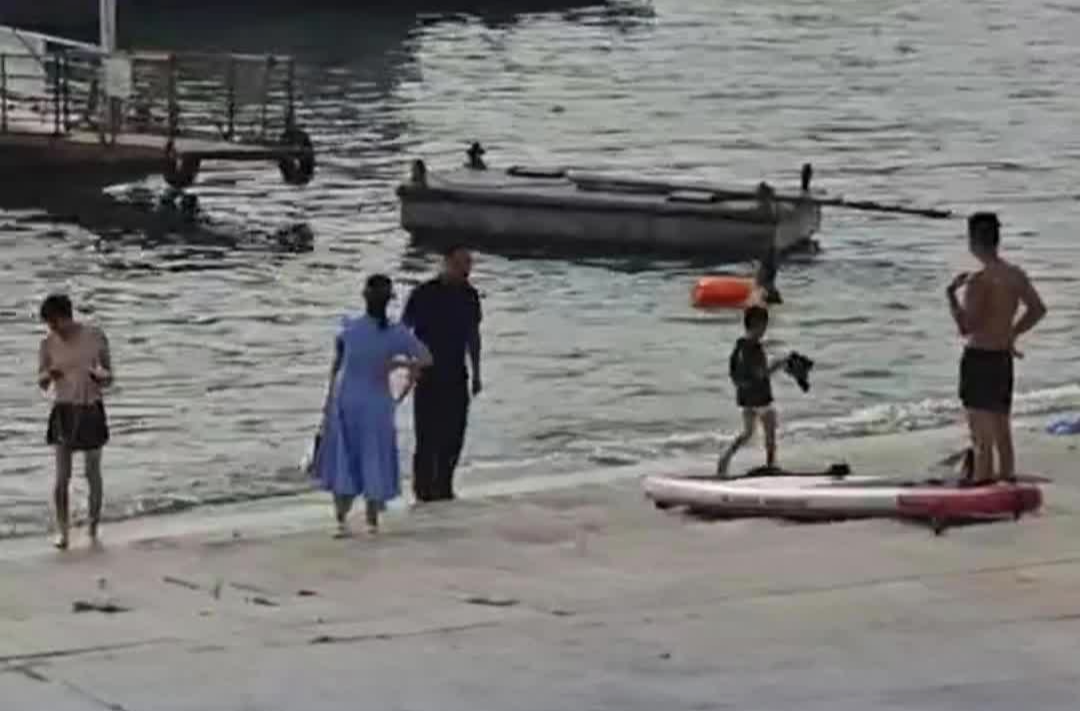 長沙警方提醒“野泳危險”，并通報(bào)一起溺水救援事件