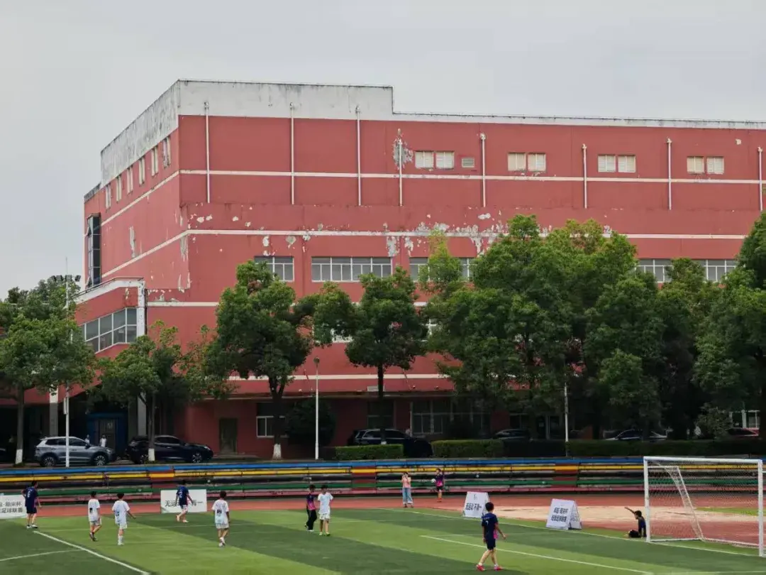 破茧：青一扩建校区的建筑典范式跨越