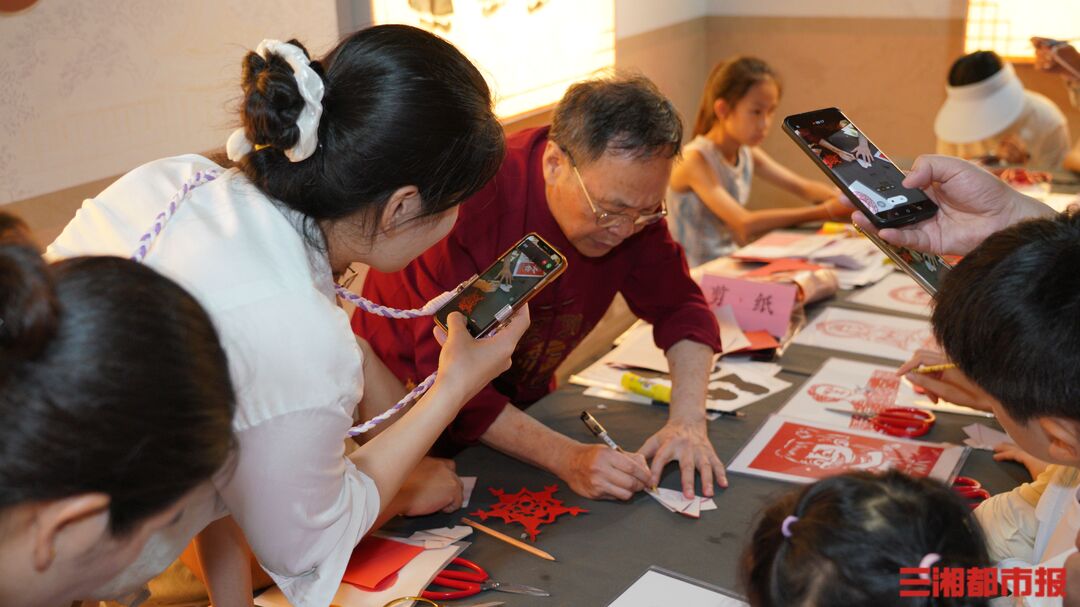 图集｜非遗课堂开进长沙地铁