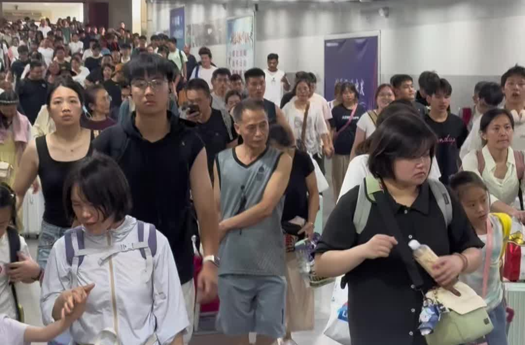 暑運過半，長沙火車站發(fā)送旅客200余萬人