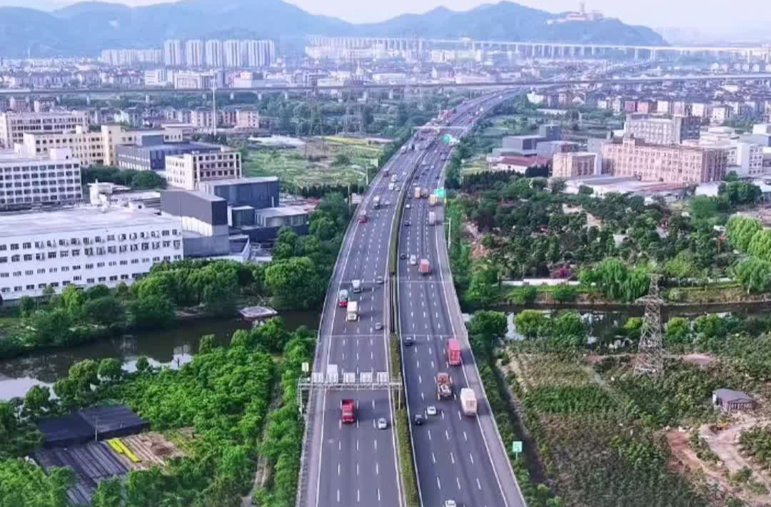 出行早知道｜明后兩天滬昆高速邵陽(yáng)段大灣隧道群施工，過(guò)往車輛需注意繞行