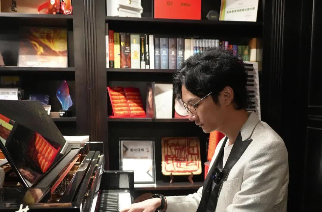 专访“88钢琴节”发起人吴选作：以钢琴连接世界