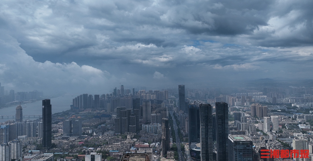 达瞰 | 偷偷下场雨