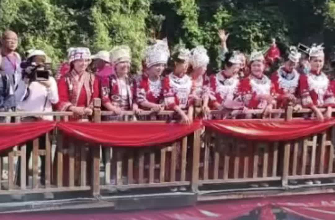 七夕故事 | 澧水映红妆！桑植县集体婚礼解锁湘西浪漫