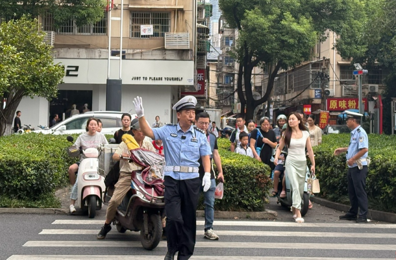 开学了，长沙142个护学岗启动