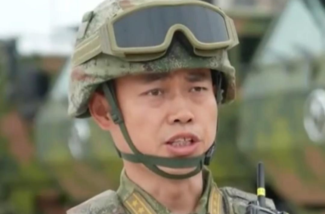 湖南籍上校王黎明光榮接受檢閱：東風-5C打擊范圍覆蓋全球，軍嫂告白稱永遠支持他