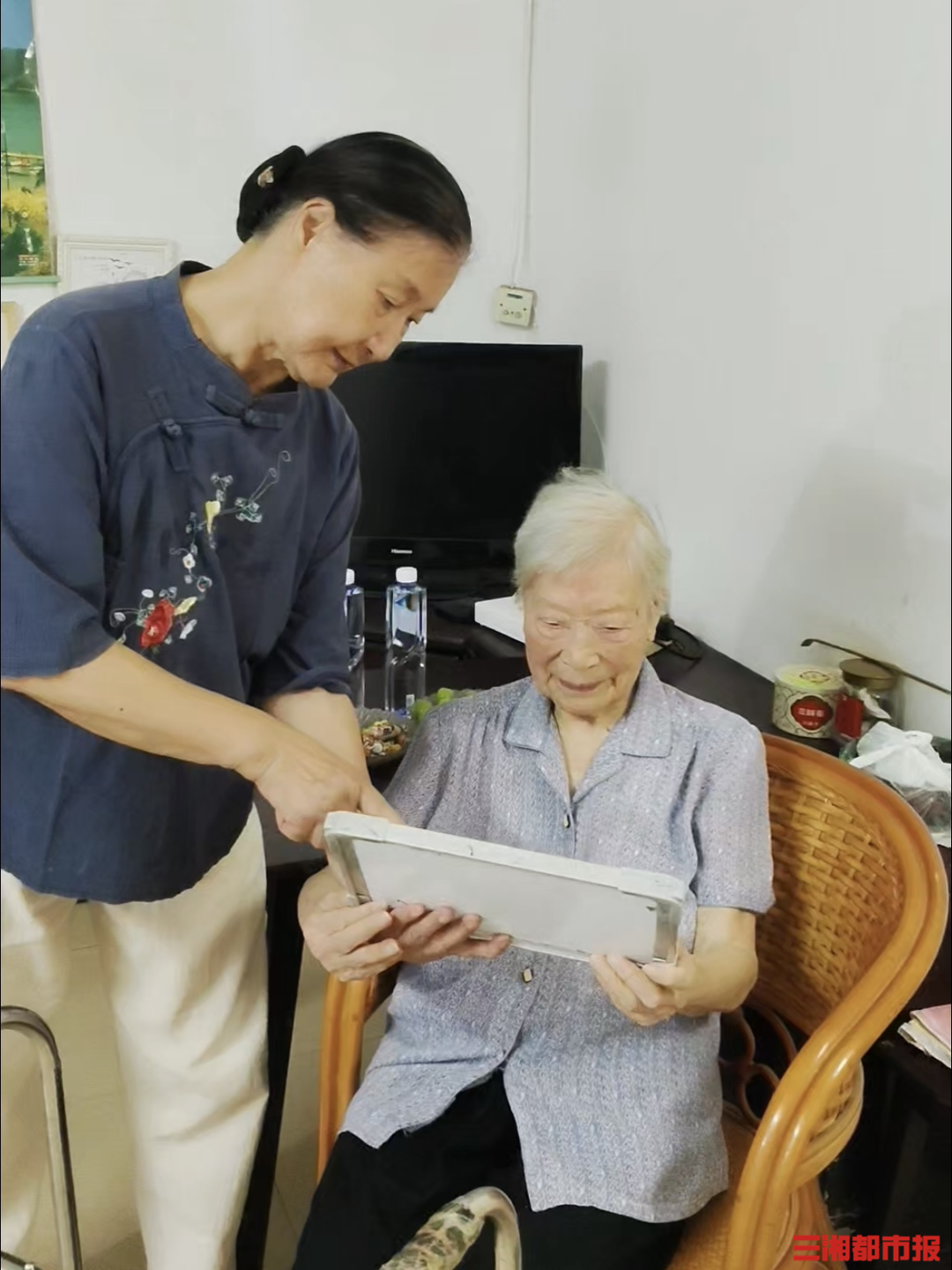 106岁娭毑坚持写日记，好家风滋养出满门书香
