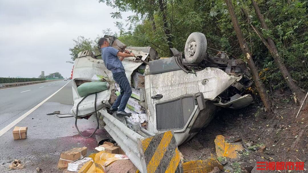 争分夺秒！娄底高速27分钟成功救援货车被困人员