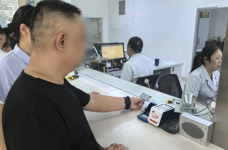 慢病患者社区开药，电子处方10分钟流转到药店