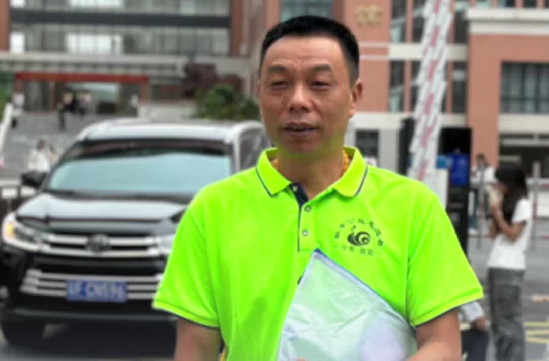 54岁湖南大哥奔赴考场，为圆心中大学梦
