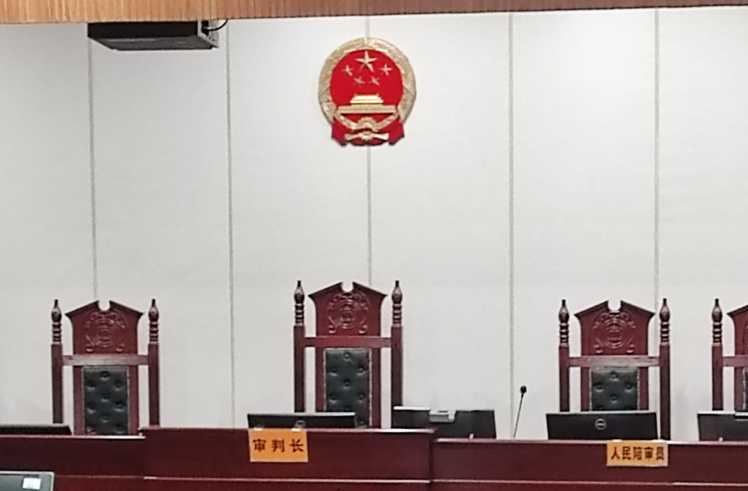 阿尔茨海默病老人在养老院伤害室友致死，谁来担责