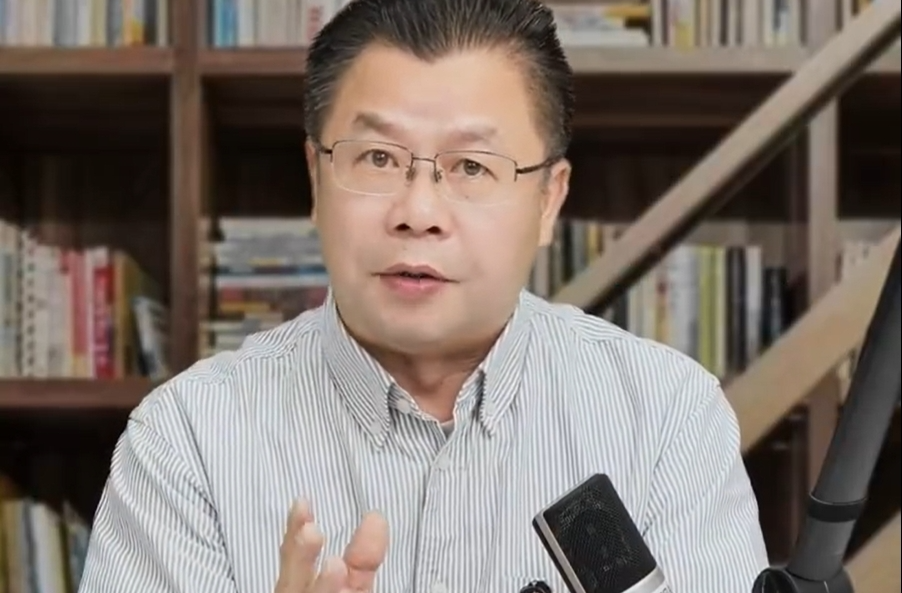 军哥说新闻｜把帝王蟹赶下大学生餐桌，高校食堂不能过度商业化