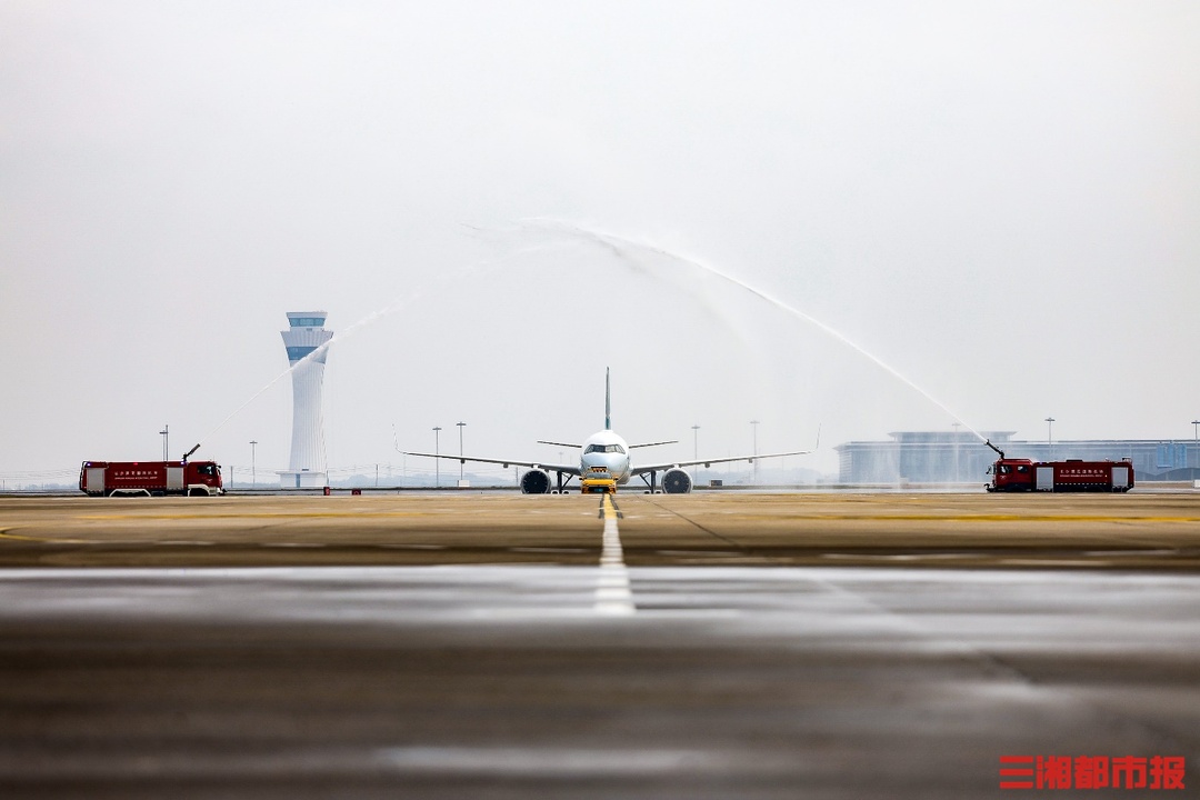与高铁票价接近，国泰航空长沙往返香港航班开航