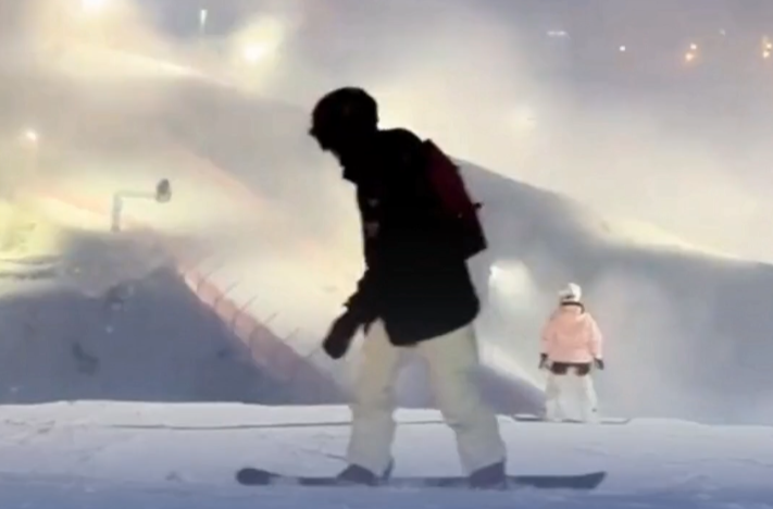 新疆多地官宣放“雪假”，中小学生可连休9天