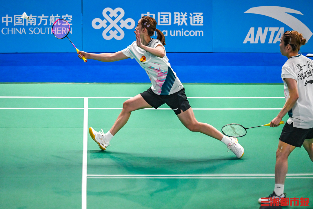 “驰凡”组合晋级半决赛 | 我是刘贵香 