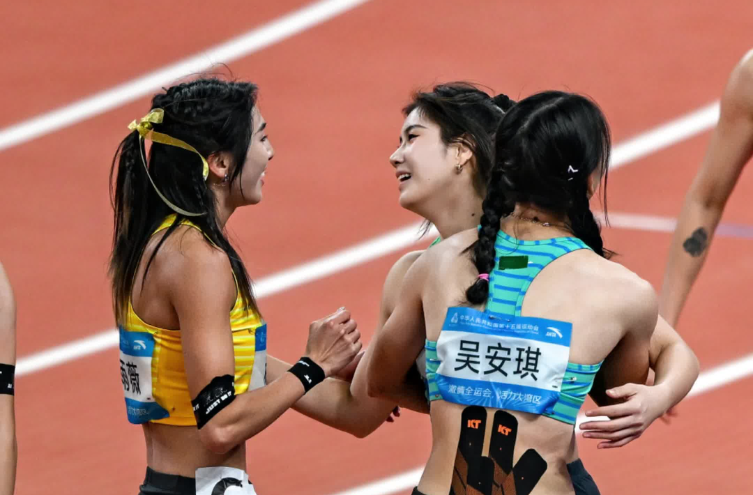 湖南邵阳妹子夏思凝：在赛场上向比我跑得快的人学习很重要