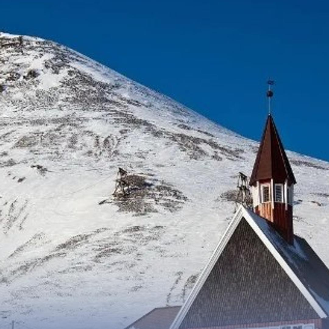 俞敏洪回应全员信争议，明年将选10个左右员工去南极