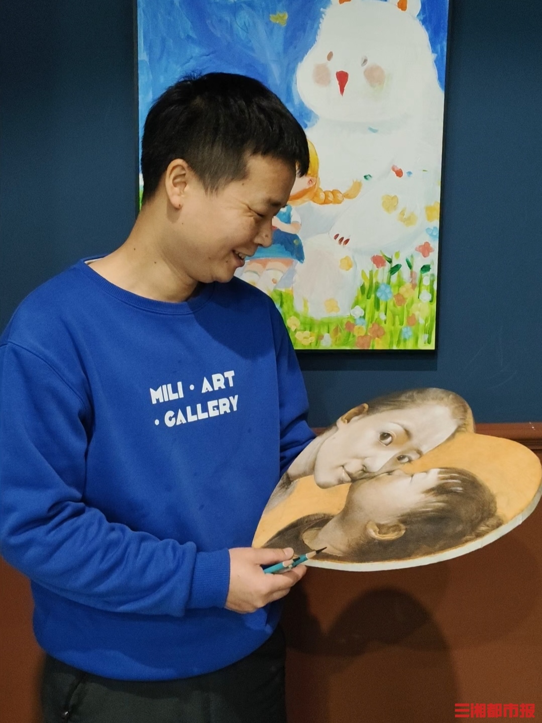 画笔定格女儿的成长瞬间，百余幅画作里是藏不住的父爱｜26℃