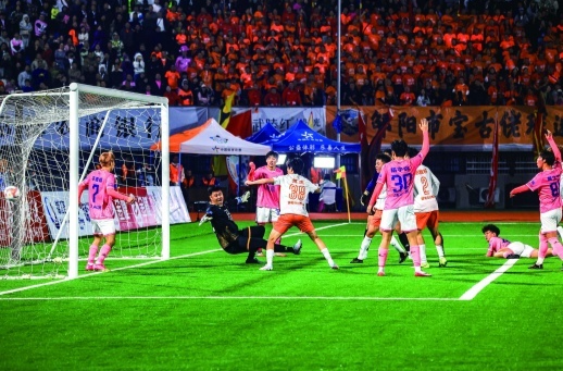 “苏超”点燃全民足球氛围，“湘超”接棒创新出圈方式