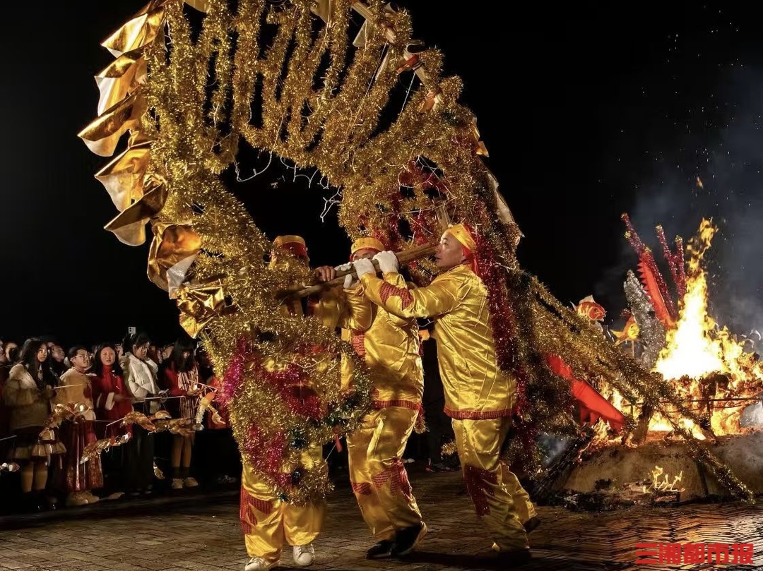 拱虾舞你见过吗？两代手艺人做7米长竹虾贺新春