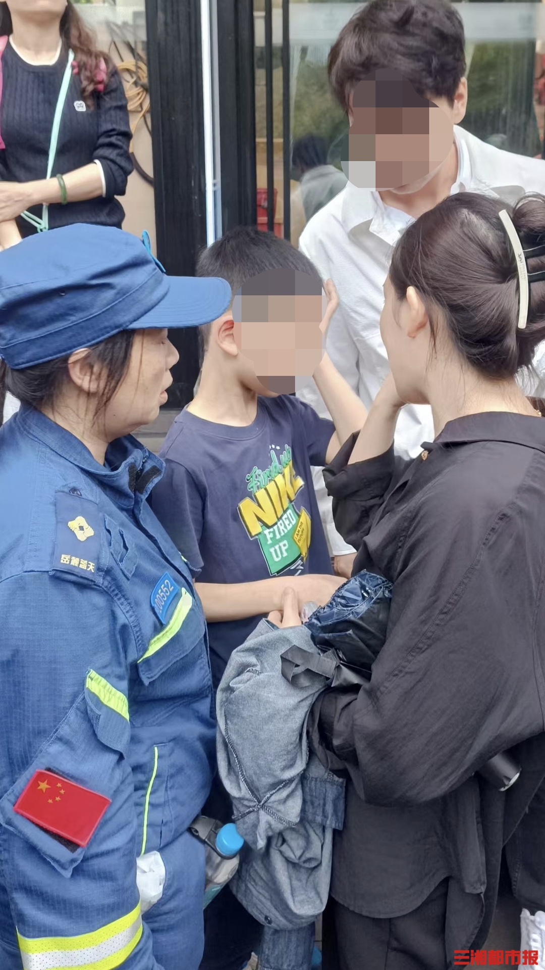 3名孩童接连走失，蓝天救援队一小时全部找回