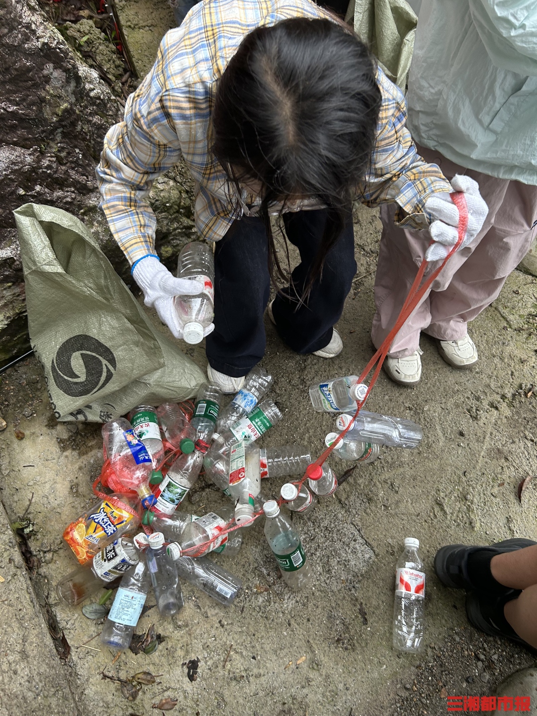 假期前6天,邵阳这群志愿者捡拾半吨垃圾护山水