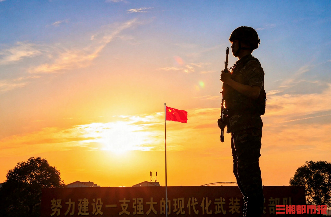 图集丨秋日光影砺戎装