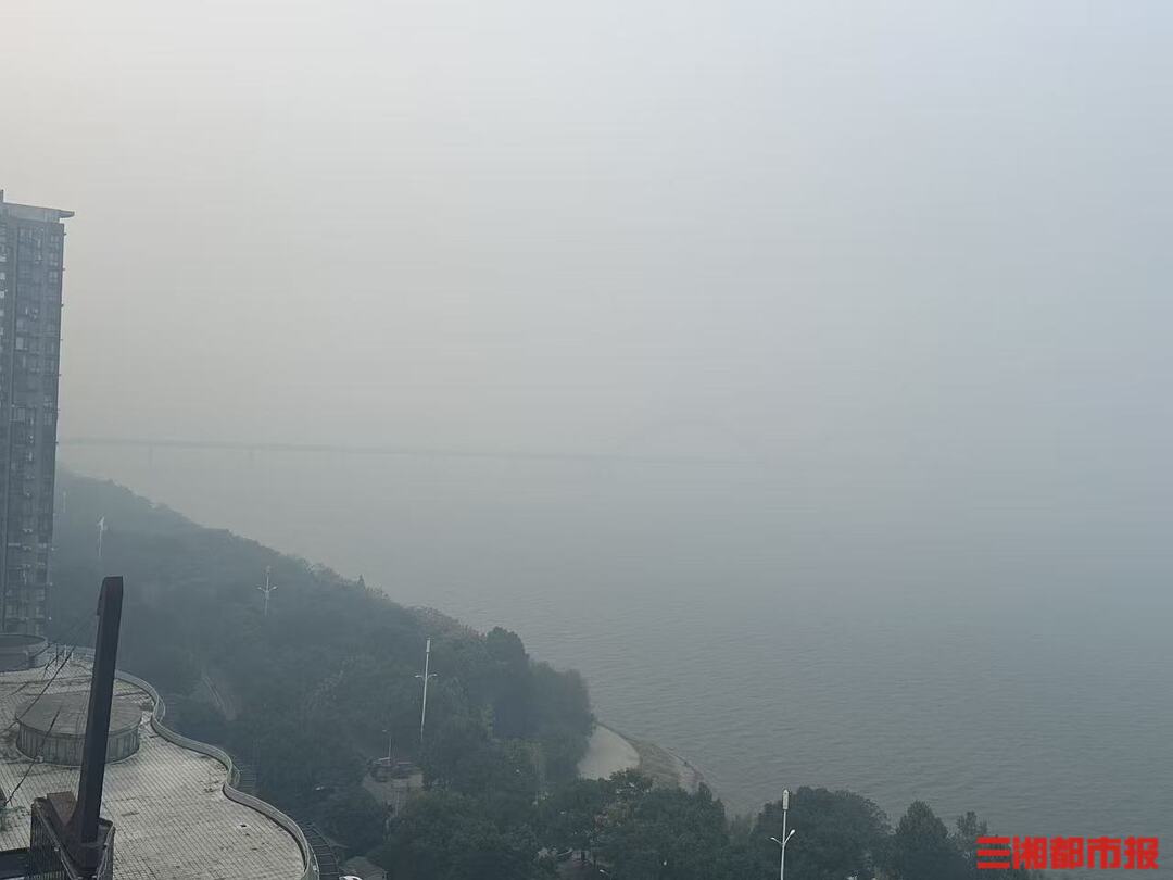 长沙今晨空气质量指数达218重度污染,预计15日降水后将改善至优良