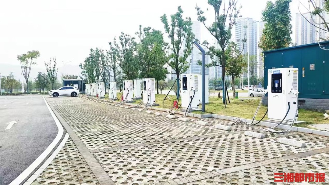 梅溪湖新增两个充电站，车主充电更方便