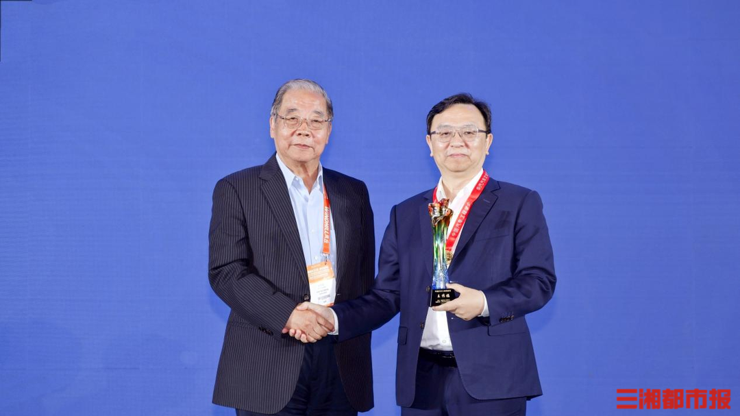 王传福荣获2026中国汽车工业最高荣誉“饶斌奖”