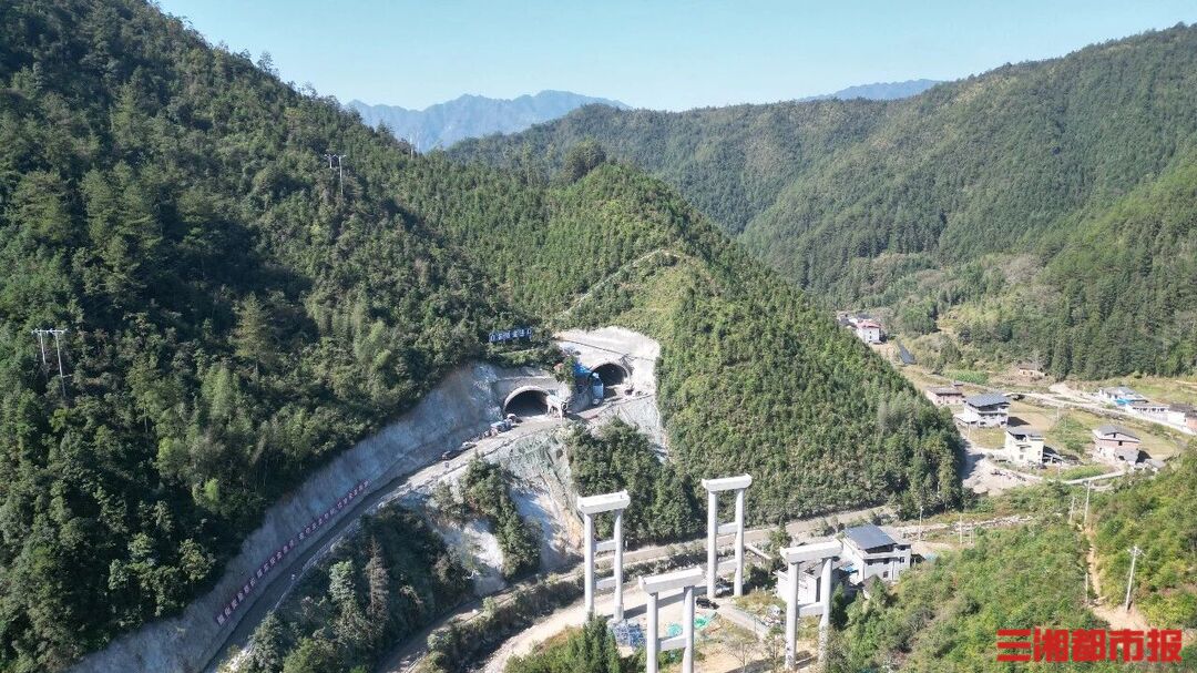 白洞隧道右洞打通，桂郴高速补全湘南东西方向路网